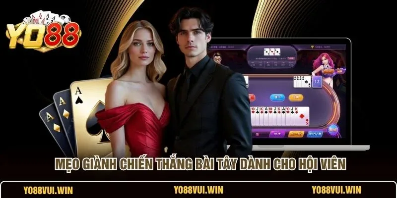 Năm lá bài chung được lật qua các vòng Flop, Turn và River